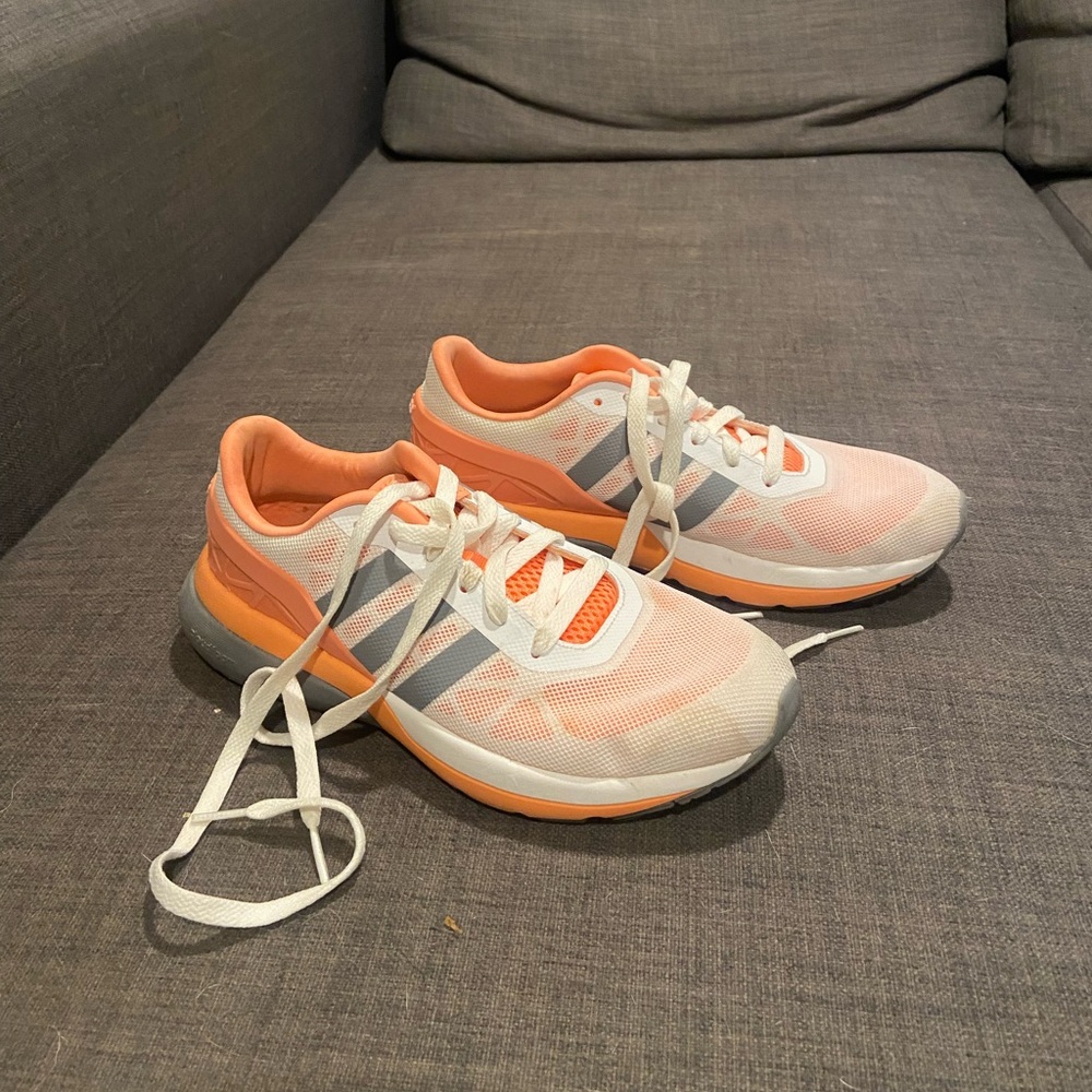 Adidas Cloudfoam sneakers size 7 women’s white